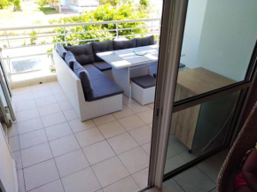 Appartement d'une chambre avec vue sur la ville piscine partagee et jardin clos a Saint Francois a 3 km de la plage